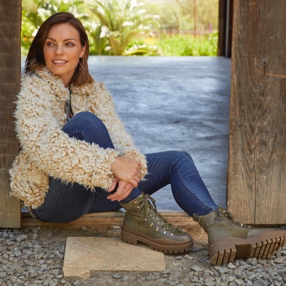 Vionic Jaxen Women's Arch Supportive Combat Boots - Picture 3 of 13